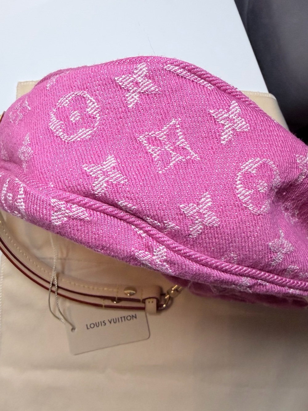 Louis Vuitton Monogram Denim Pochette Valley Fuchsia Pink - Picture 5 of 9